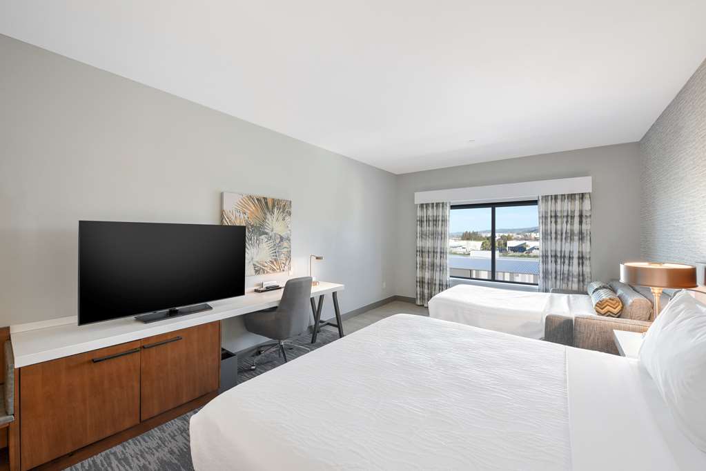 Фото Hilton Garden Inn Fremont Milpitas