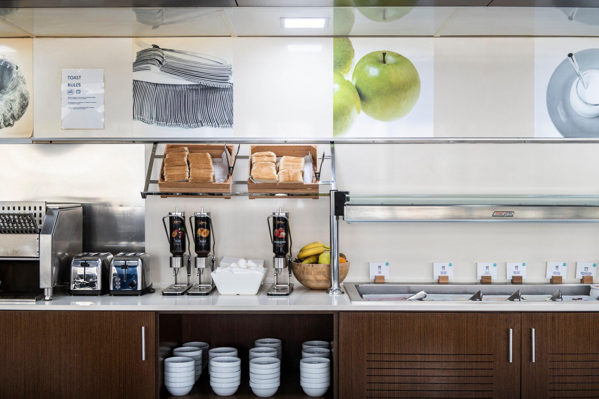Фото Holiday Inn Express Barcelona City 22@