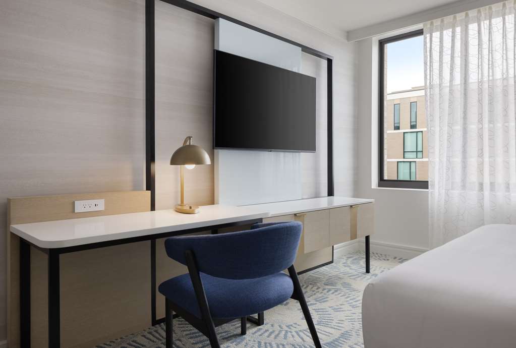 Фото The Highland Dallas, Curio Collection by Hilton