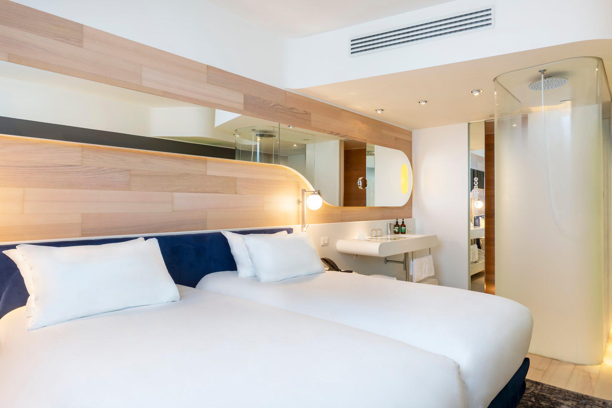 Фото Voco Milan - Fiere, an Ihg Hotel