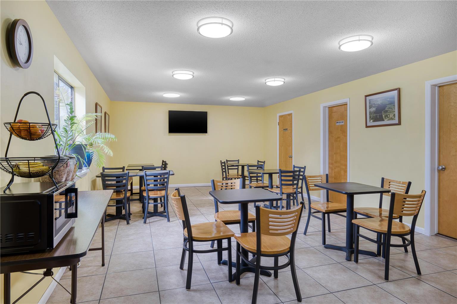 Фото Econo Lodge Massena Hwy 37