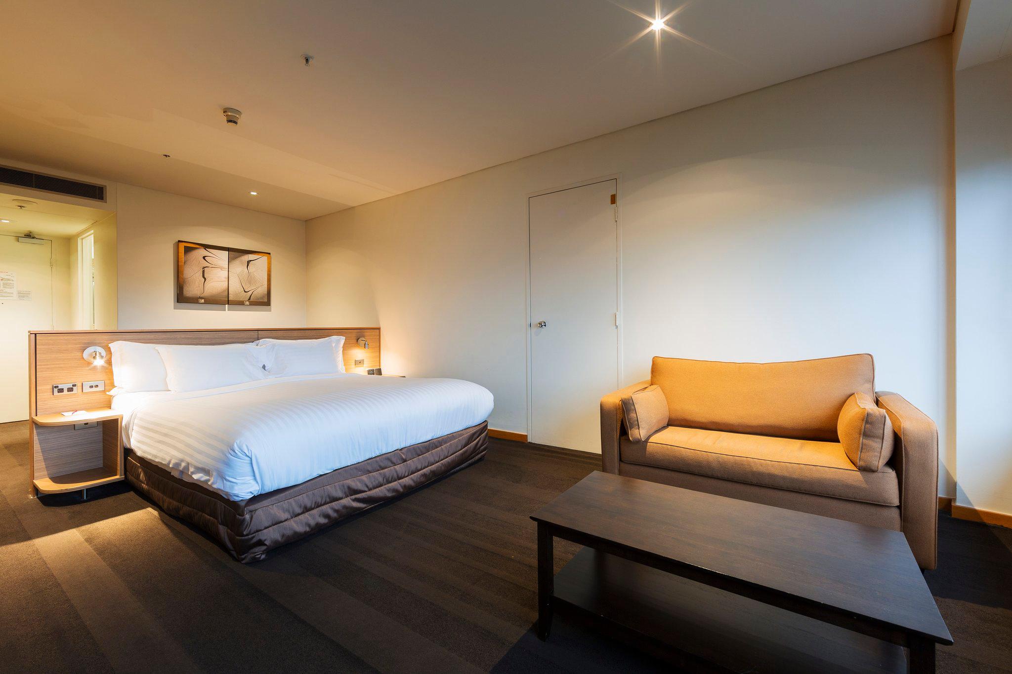 Фото Crowne Plaza Canberra