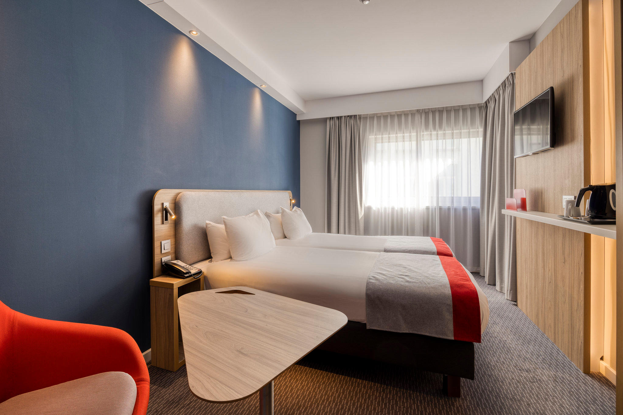 Фото Holiday Inn Express Mechelen City Centre an Ihg Hotel