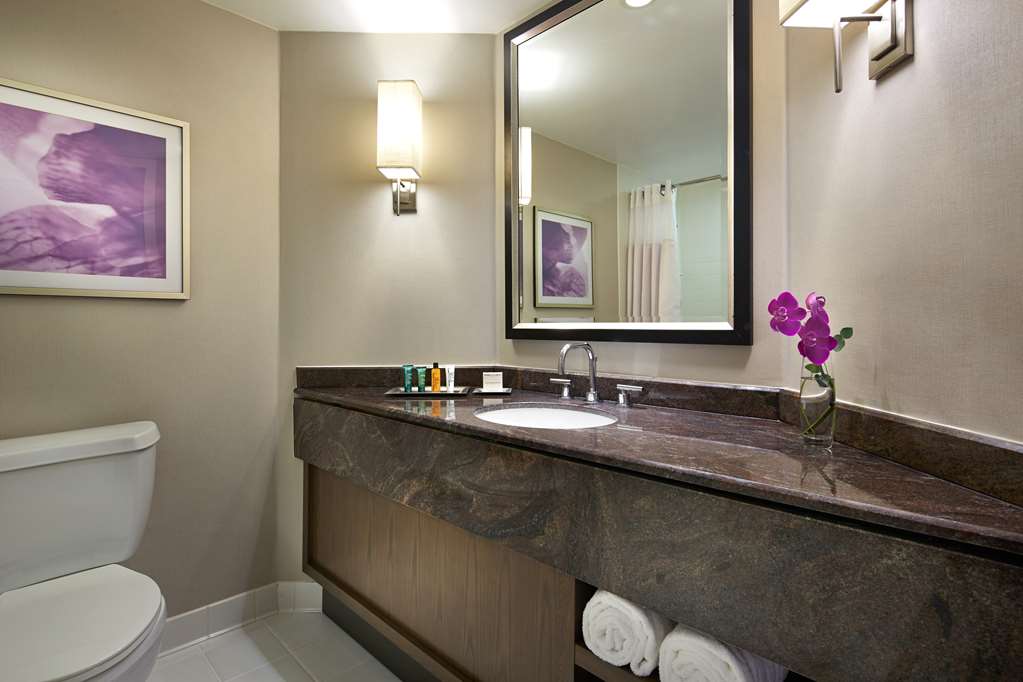 Фото Hilton Long Beach Hotel