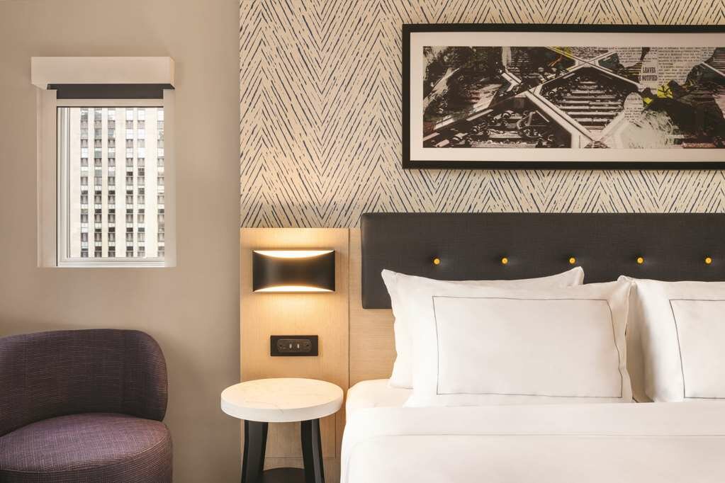 Фото DoubleTree by Hilton New York Midtown Fifth Ave
