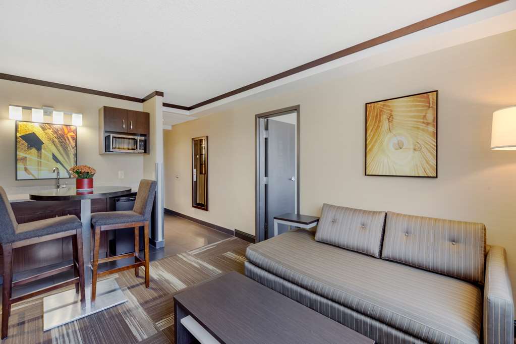 Фото Best Western Plus Edmonton Airport Hotel