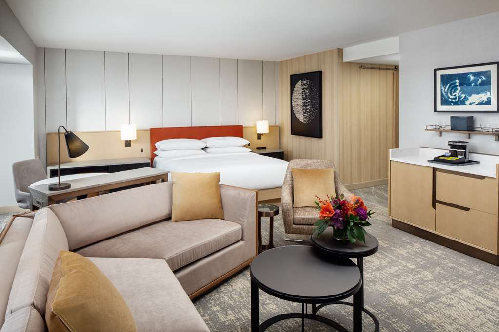 Фото Hilton Columbus Downtown