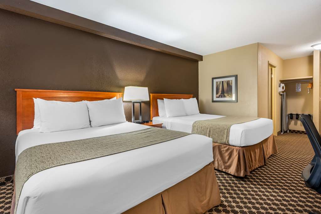 Фото Best Western Strathmore Inn