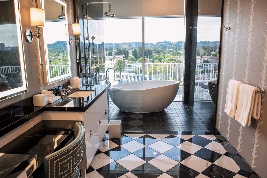 Фото The Beverly Hilton