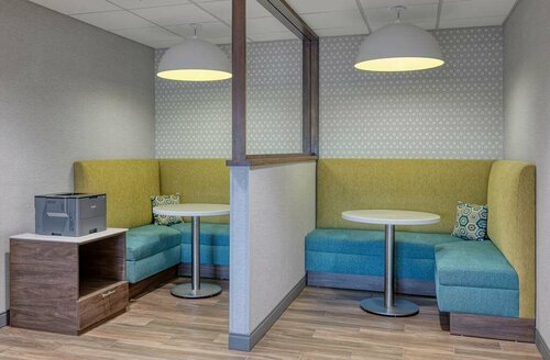 Гостиница Hampton Inn Cleveland Airport - Tiedeman Rd в Кливленде