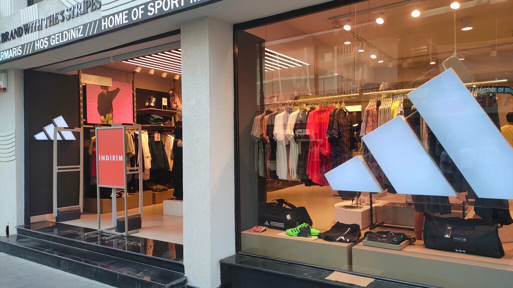 i̇dman mağazası adidas, , foto