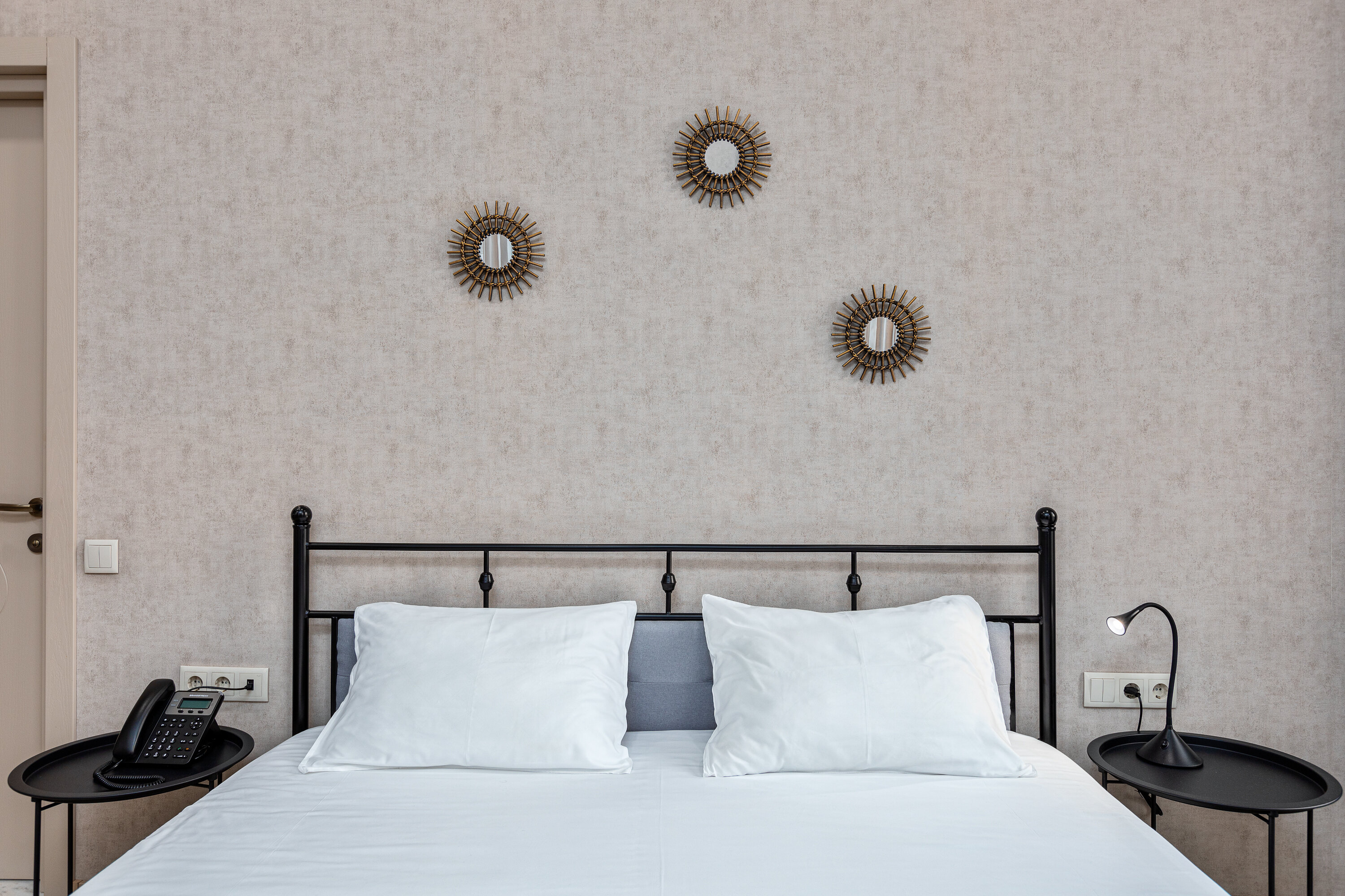 Фото Monument 1880