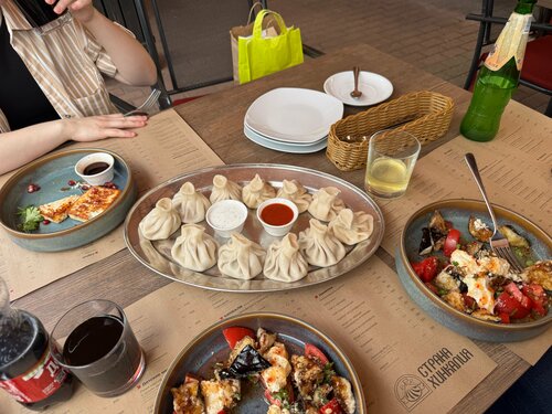 Николь Энистон бассейнде нәзік жыныстық қатынаста