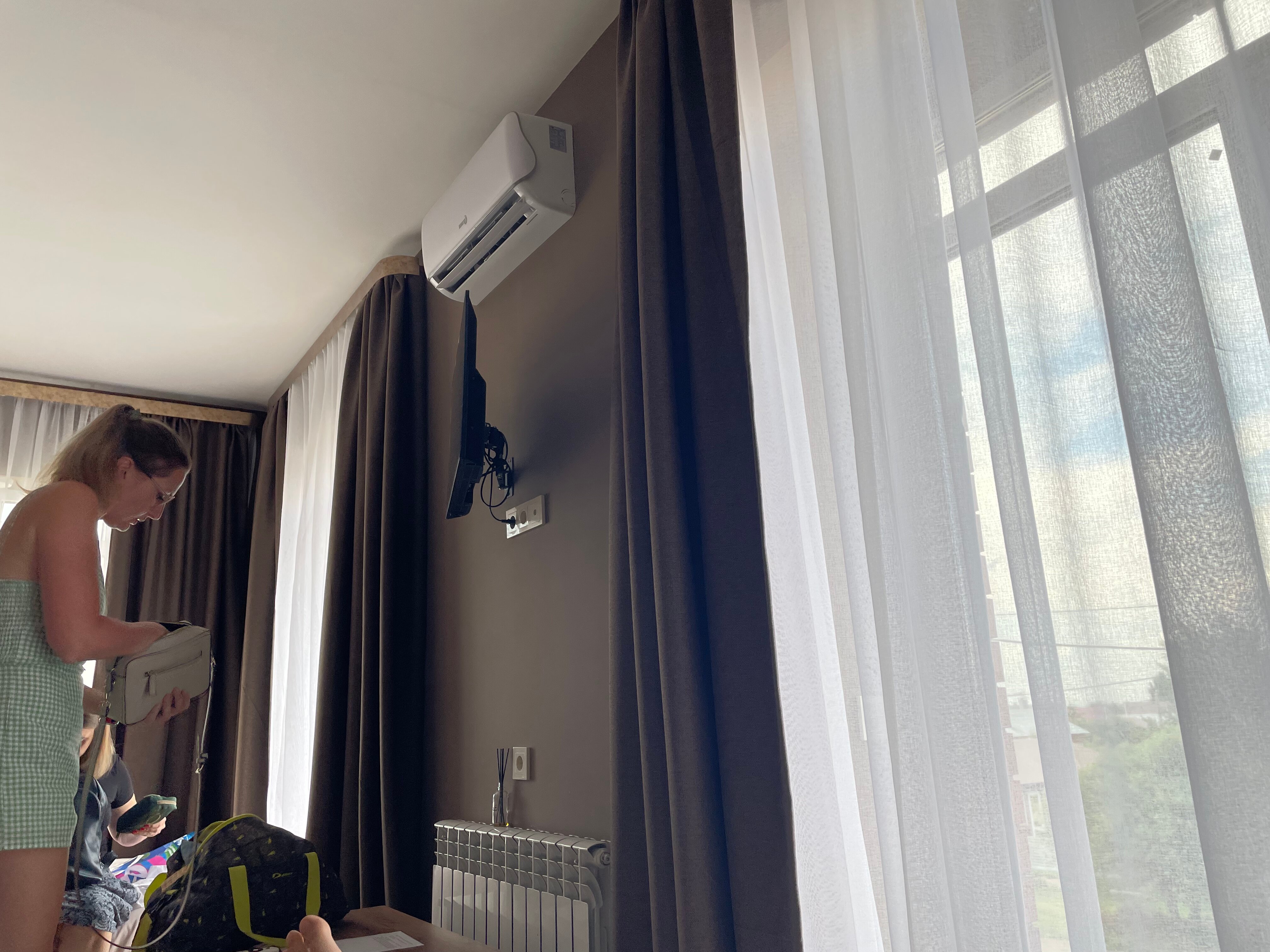 Фото Континент