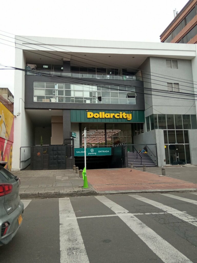 Fixed price shop Dollarcity, Bogota, photo