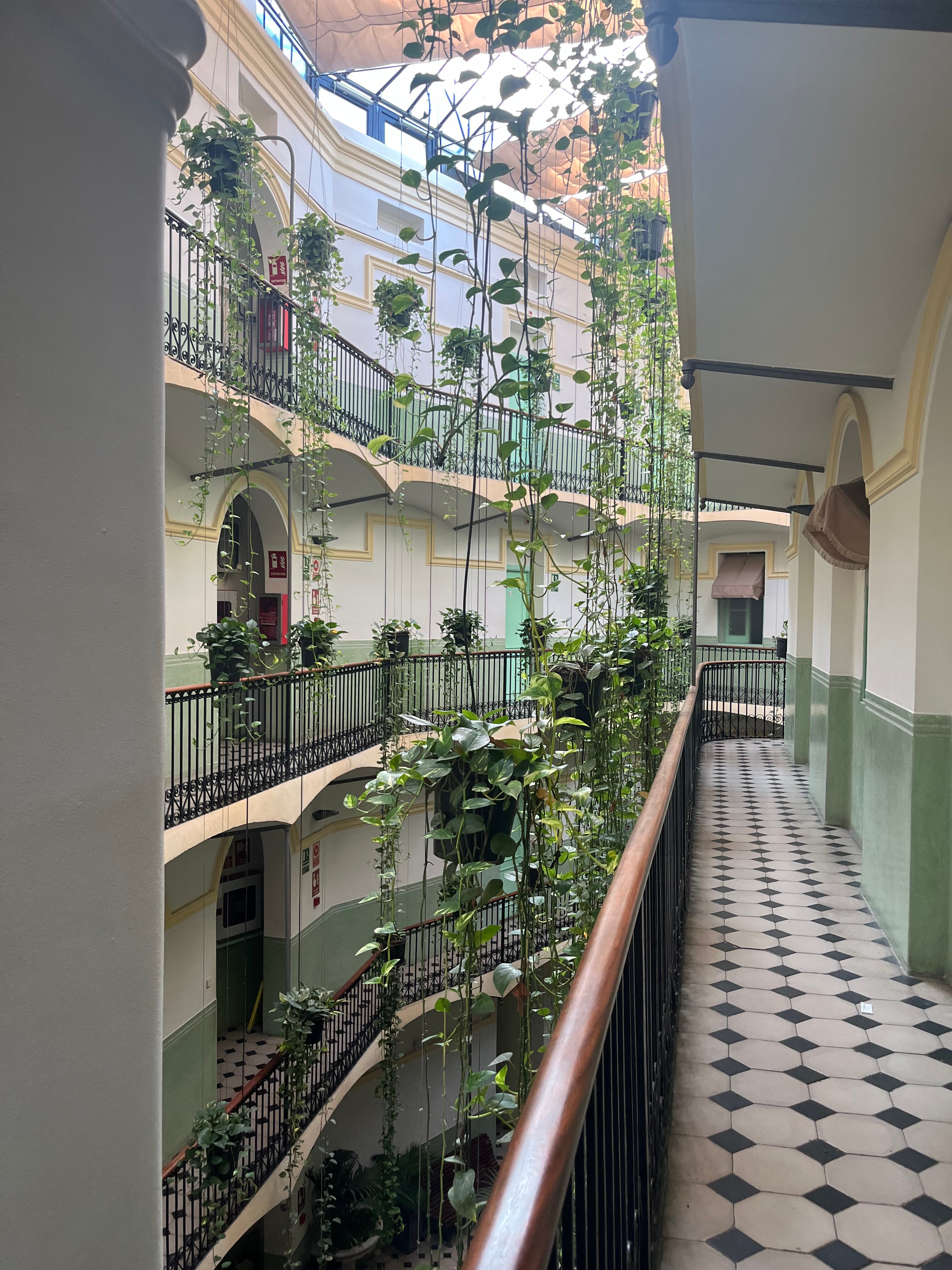 Фото Peninsular Hotel