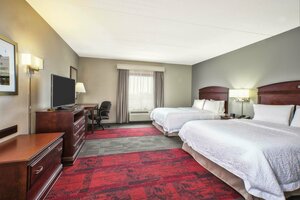 Гостиница Hampton Inn & Suites Madison-West
