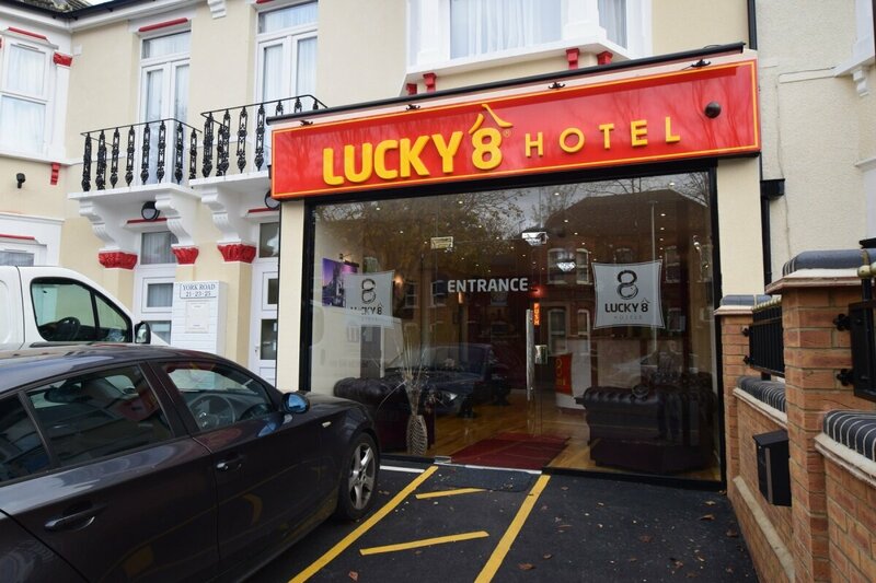 Гостиница Lucky 8 Hotel в Лондоне