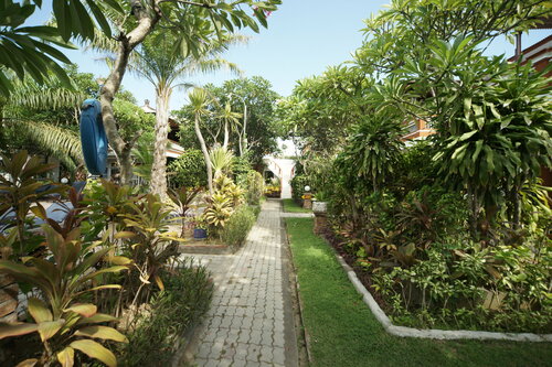 Гостиница Swastika Bungalows в Денпасаре
