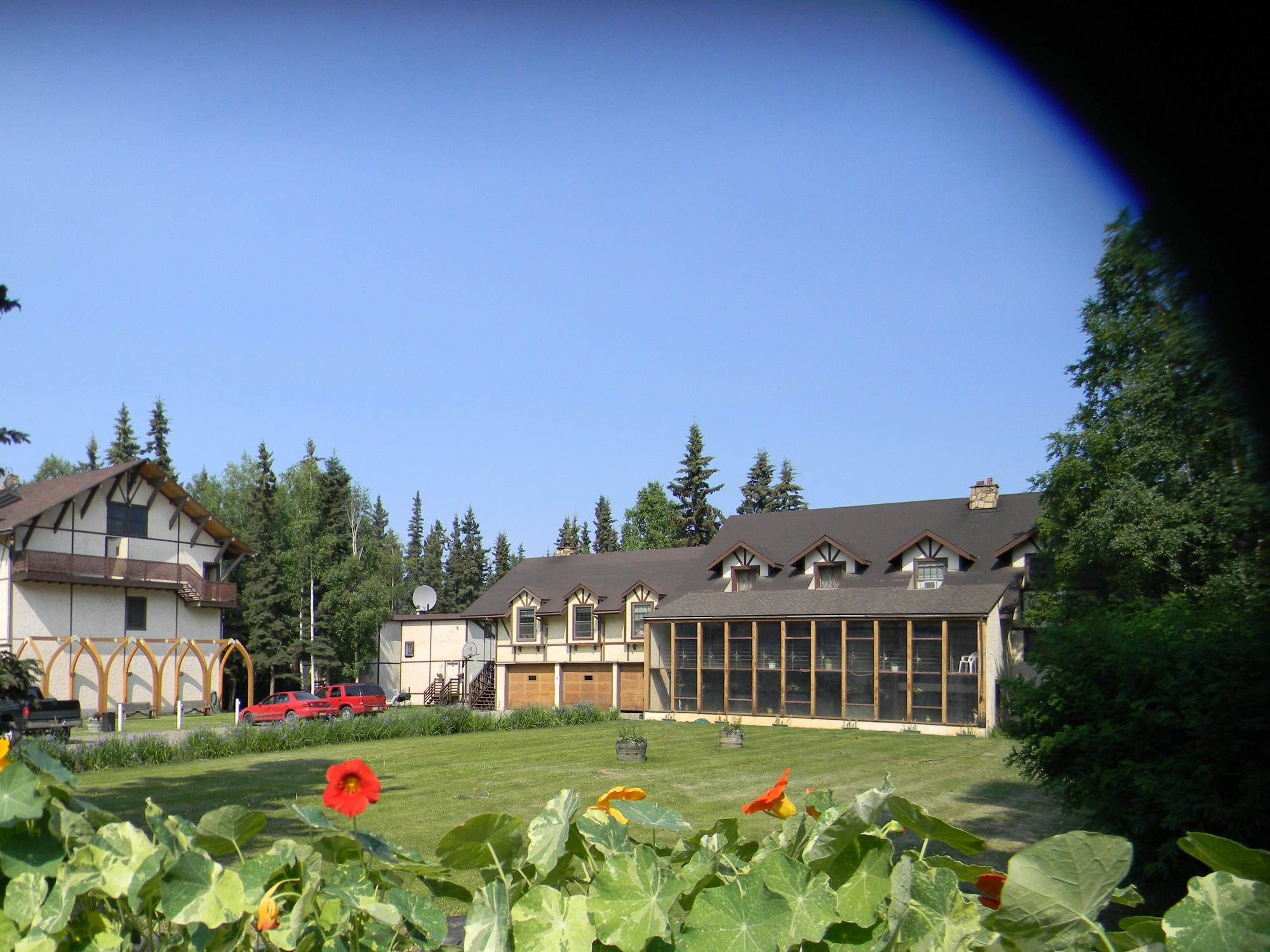 Фото 7 Gables Inn & Suites