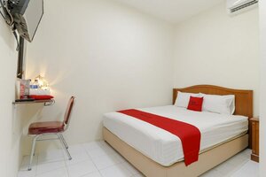 Гостиница RedDoorz Plus near Ciputra World Kuningan 2
