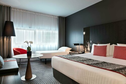 Гостиница Melia Paris La Defense в Курбевуа