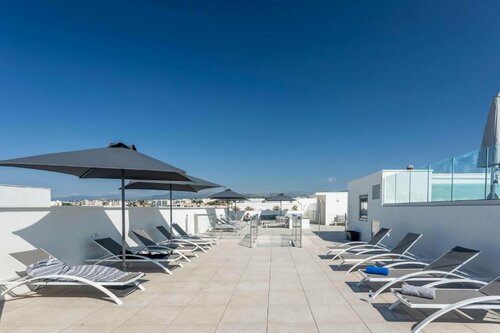 Гостиница Nemea Appart Hotel Riviera Nice Aéroport в Ницце