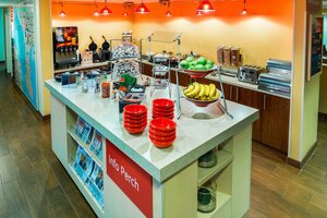 Гостиница TownePlace Suites by Marriott Tampa Westshore/Airport