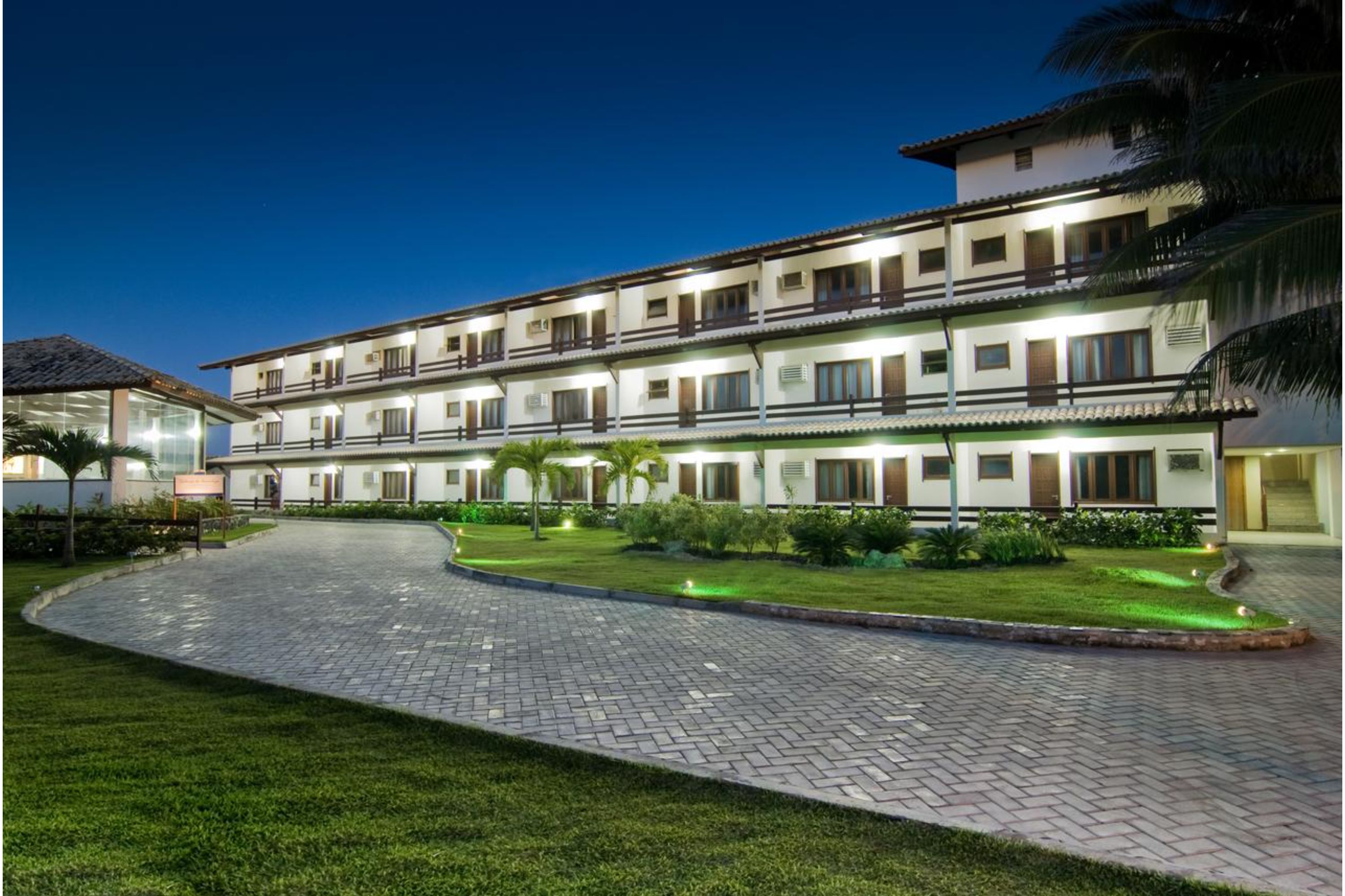 Фото Oyo Hotel Arembepe Beach Hotel, Camaçari