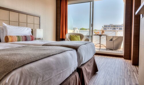 Гостиница AC Hotel Ambassadeur Antibes  Juan les Pins в Антибе