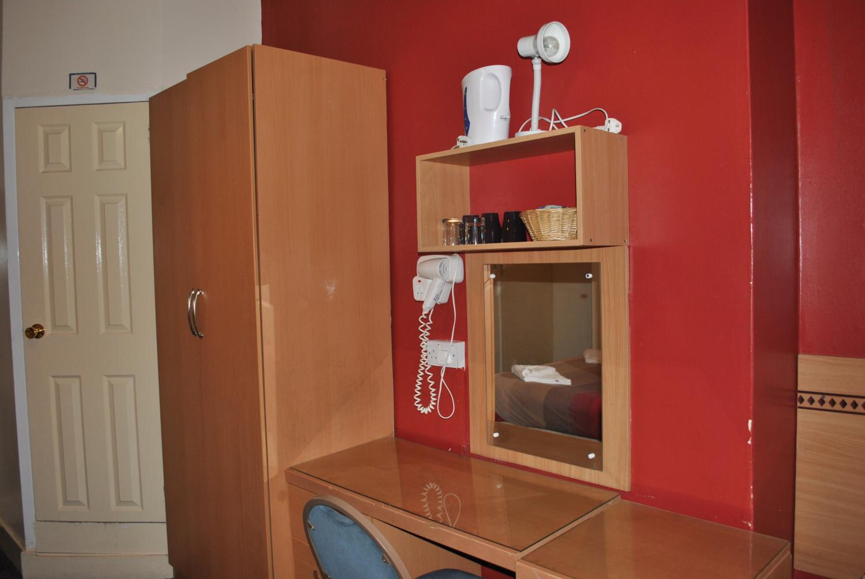 Фото Guilford House Hotel