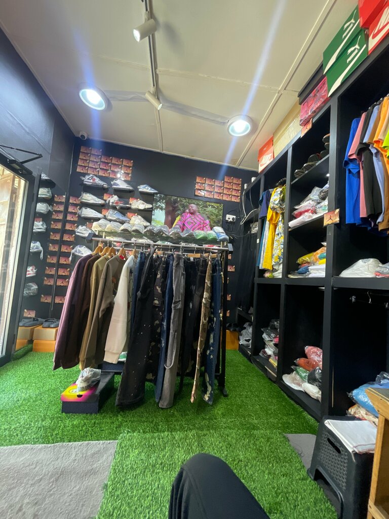 Clothing store 48 Dunks, Accra, photo