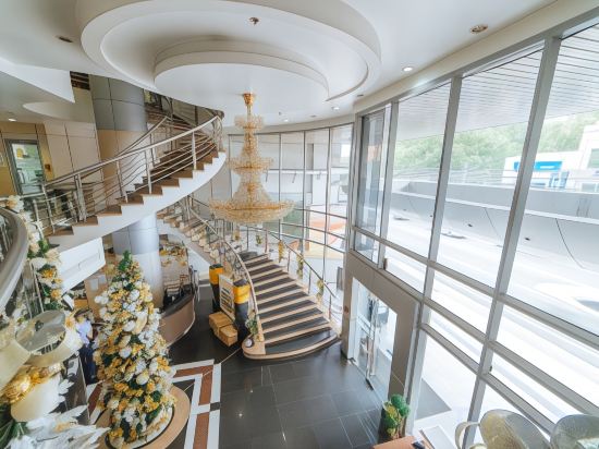 Фото RedDoorz Plus @ E Rodriguez Corner Banawe