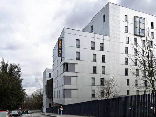 Гостиница Lodge In MIS в Иври-сюре-Сене