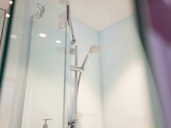 Фото EasyHotel Belfast