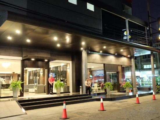 Фото The Grand Day Night