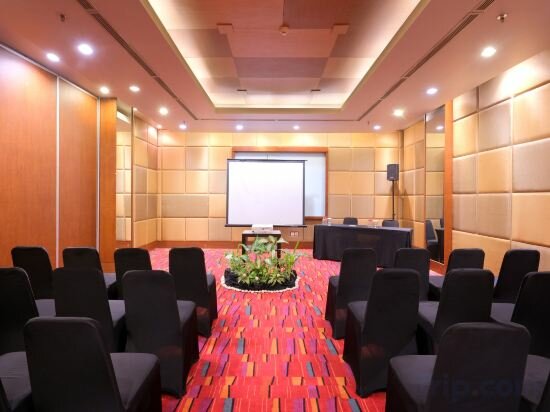 Фото Quest Hotel Simpang Lima - Semarang by Aston