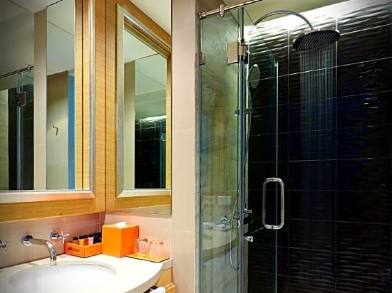 Фото The Duchess Hotel and Residences