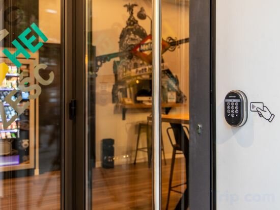 Фото Petit Hostel La Latina