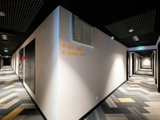 Фото Staycity Aparthotels Paris La Defense