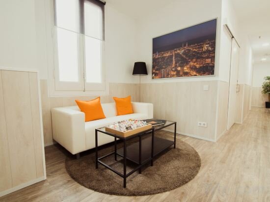 Фото Hostal Live Barcelona