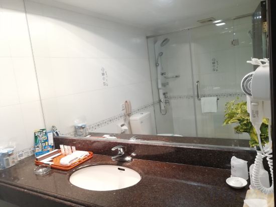 Фото Huayuan Hotel