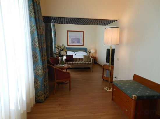 Фото Starhotels Business Palace