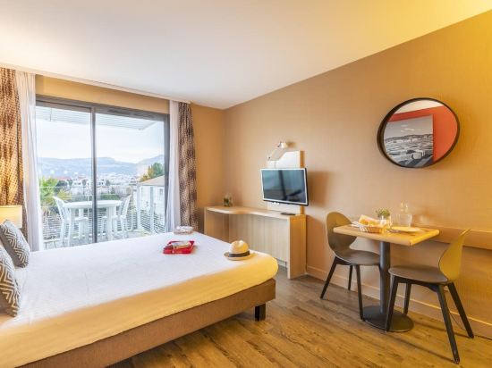 Фото Comfort Aparthotel Marseille Prado