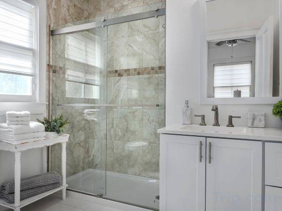 Фото Stunning Retreat Hot Tub Fire Pit Family Grill Wifi