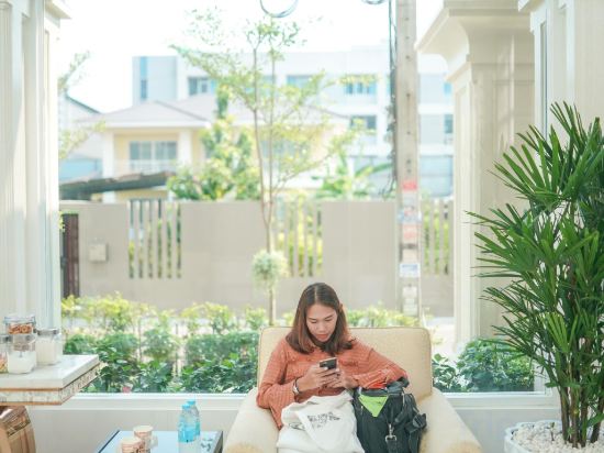 Фото Romance Hotel Sukhumvit 97