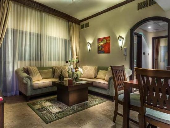 Фото E-Central Downtown Los Angeles Hotel