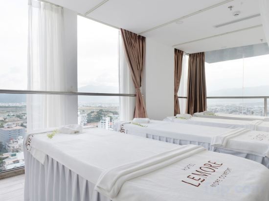 Фото LeMore Hotel