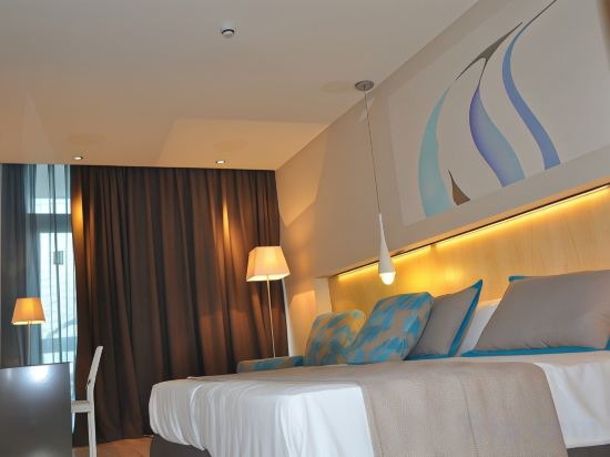 Фото Hotel Atenea Port Barcelona Mataro