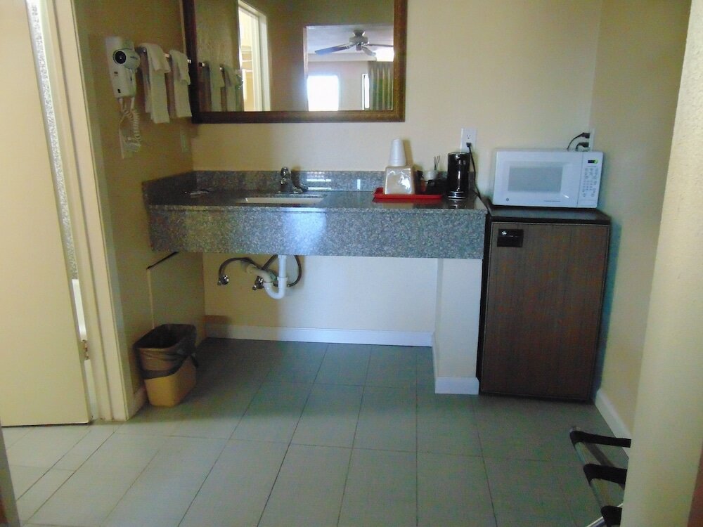 Фото The Heart of Texas Motel